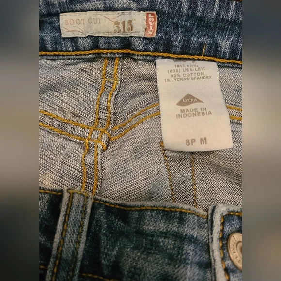 VTG Levi's Women's Heavily Distressed Denim Blue Jean Shorts Sz 8P GUC - Picture 9 of 12